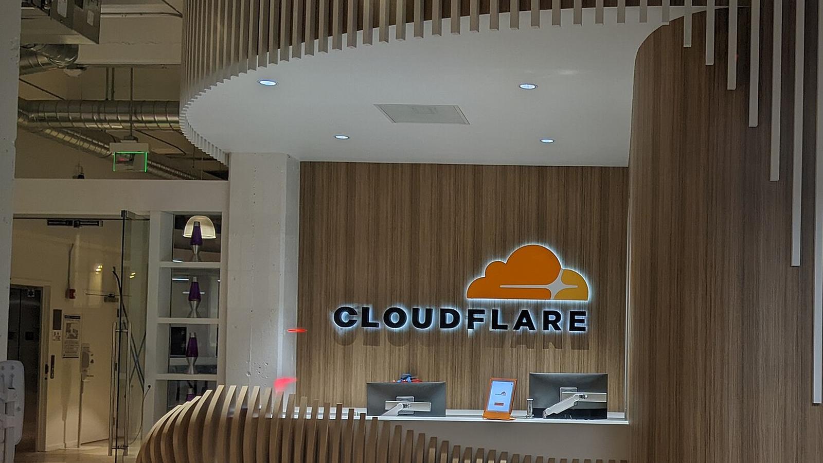 Blog grátis na Cloudflare: Workers, D1 e R2 na prática